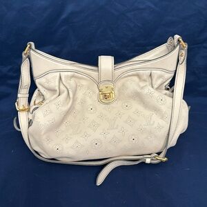 Louis Vuitton Mahina Leather Bag